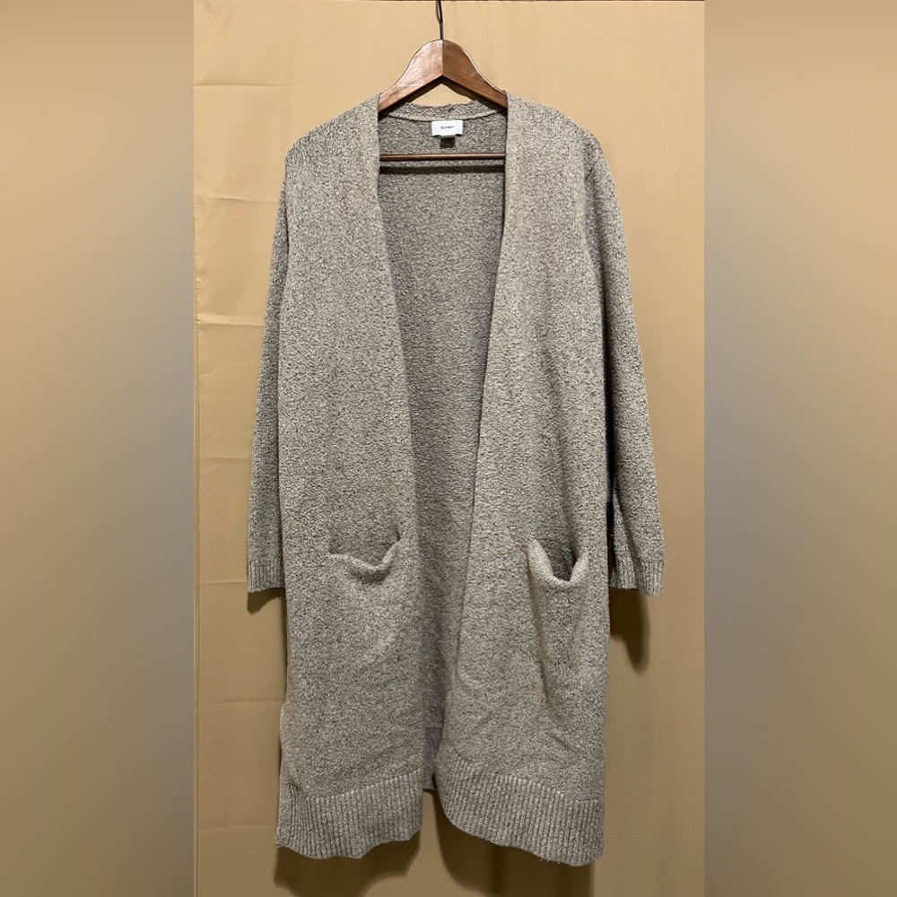 Long open pocketed gray cardigan